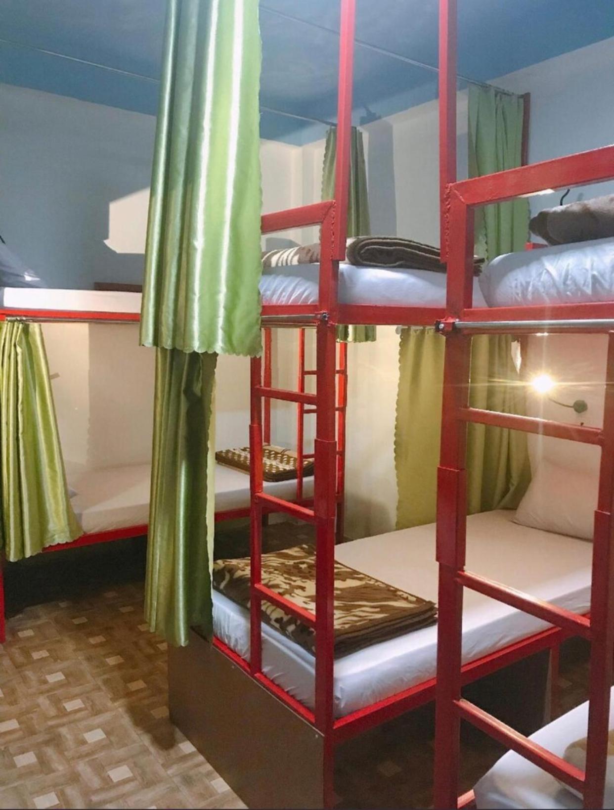 Vang Vieng Ruby Backpackers Hostel エクステリア 写真