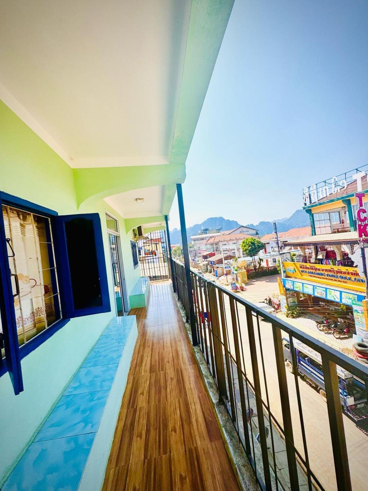 Vang Vieng Ruby Backpackers Hostel エクステリア 写真