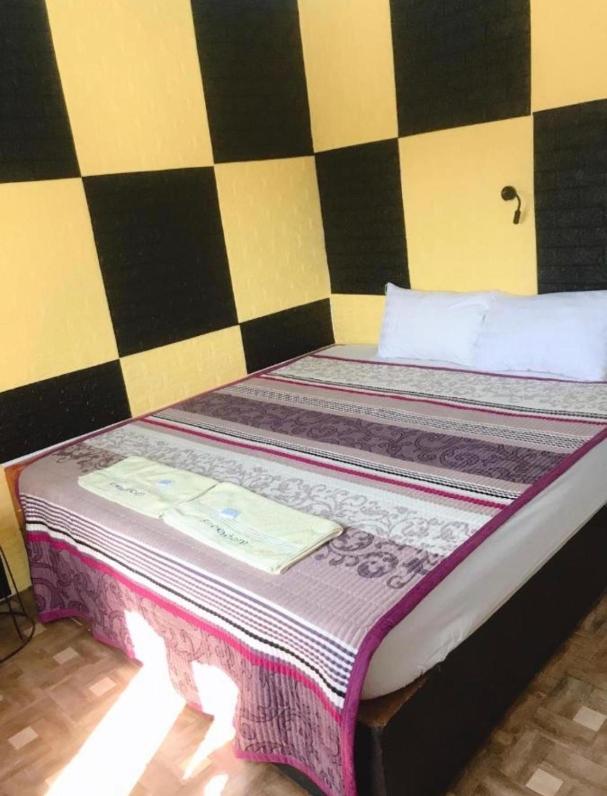 Vang Vieng Ruby Backpackers Hostel エクステリア 写真