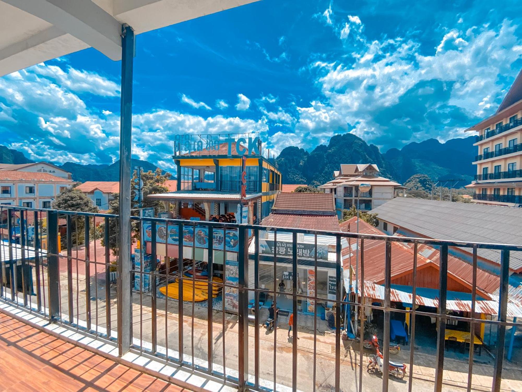 Vang Vieng Ruby Backpackers Hostel エクステリア 写真